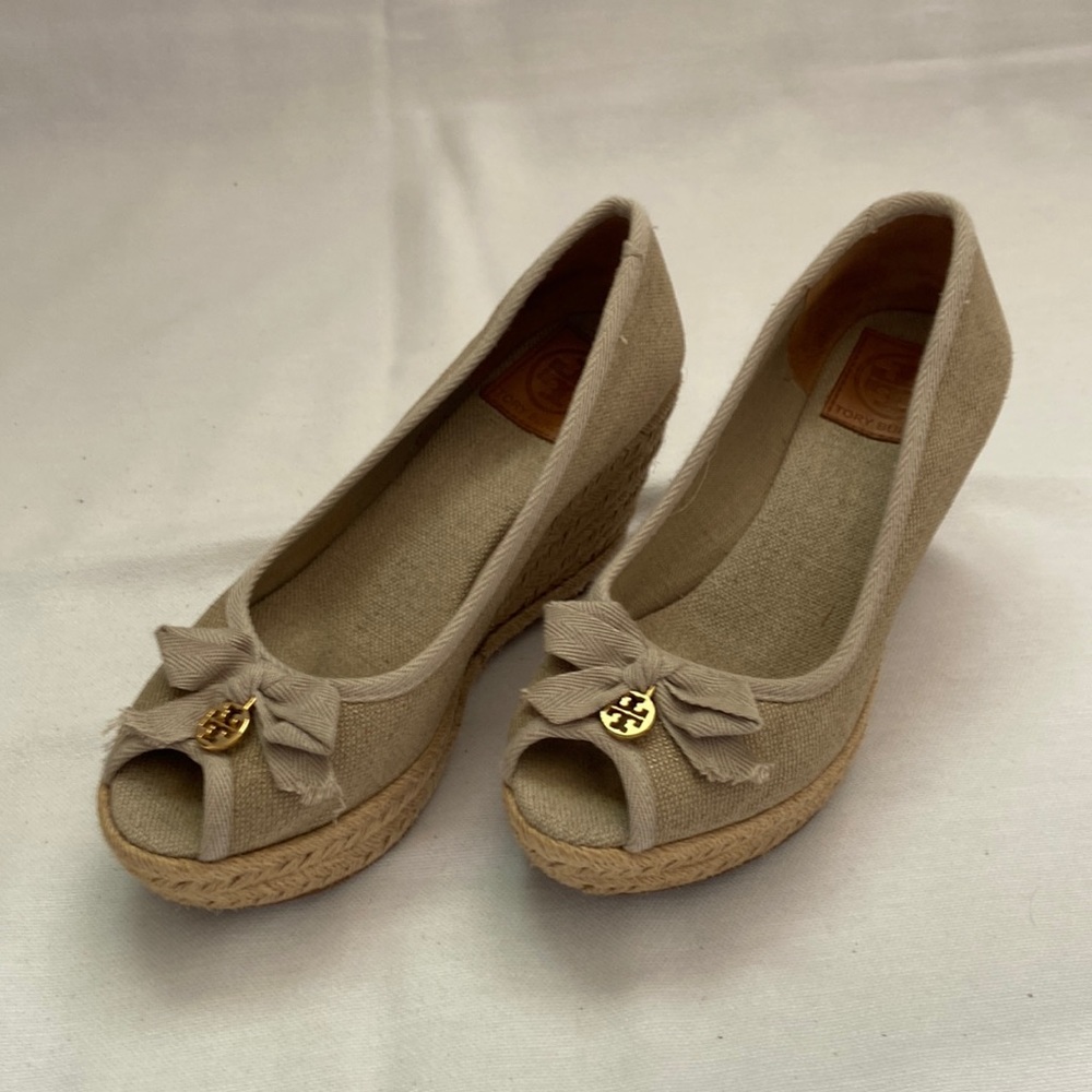 Tory Burch Jackie peep toe canvas beige espadrille wedge heel size 7.5